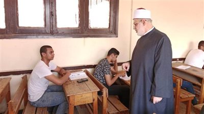 وكيل الأزهر يتفقد لجان امتحانات الشهادة الثانوية بمنطقة الشرقية