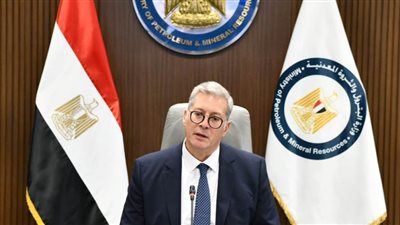 وزير البترول يتابع مع قيادات القابضة للغازات مشكلات الإنتاج
