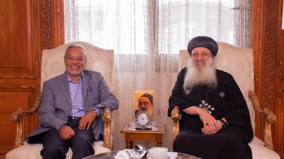 بالصور.. رئيس جامعة طنطا يبحث مع الأنبا بولا سبل التعاون المشترك
