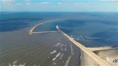 نائب وزير النقل يتابع مراحل تنفيذ مشروعات ميناء دمياط