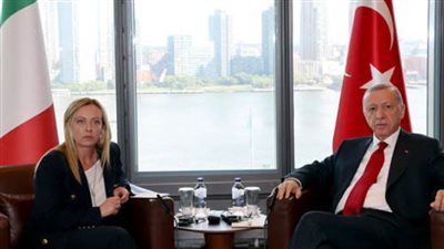 رئيسة الوزراء الإيطالية ورئيس تركيا يبحثان على هامش قمة الناتو تطوير العلاقات الثنائية