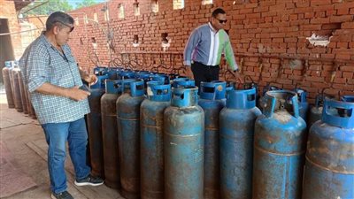 مصادرة 307 أسطوانات غاز تجارية بعد ضبطها بمصانع طوب طفلي بكوم حمادة 