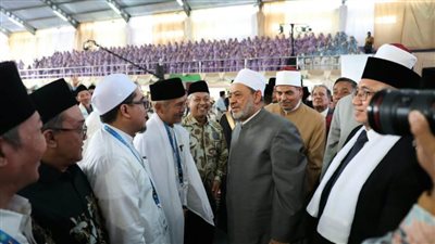 استقبال حاشد لشيخ الأزهر خلال زيارته لمعاهد دار النجاح الإسلامية بإندونيسيا