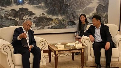 رئيس الأكاديمية العربية يبحث التعاون المشترك مع محافظ مقاطعة شاندونج الصينية 