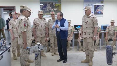 الرئيس السيسي يتفقد مركز القيادة الاستراتيجية بالعاصمة الإدارية استعداداً لانتقال قيادة القوات المسلحة إليها