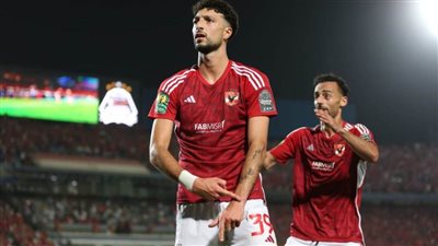 وسام أبوعلي يسجل هدف الأهلي الثاني في شباك بيراميدز 