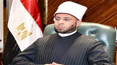 وزير الأوقاف يقرر إعانة عاجلة لأسرة أمام توفي