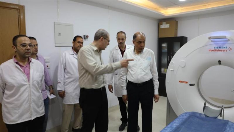 محافظ المنيا خلال