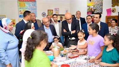 وزير التعليم يصل محافظة قنا ويشاهد الأنشطة الصيفية