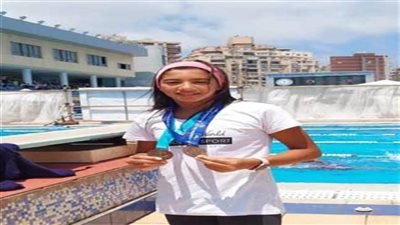 وصول جثمان شذى نجم للمسجد استعدادًا لتشييع الجنازة