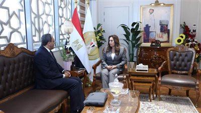 وزيرة التنمية المحلية تستقبل محافظ قنا لمتابعة الملفات الخدمية