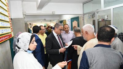 جولة مفاجئة لمحافظ الفيوم على مجمع التأمين الصحي بغرب المحافظة