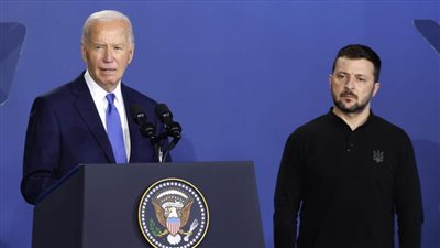 زيلينسكي دفاعا عن زلة لسان بايدن: 