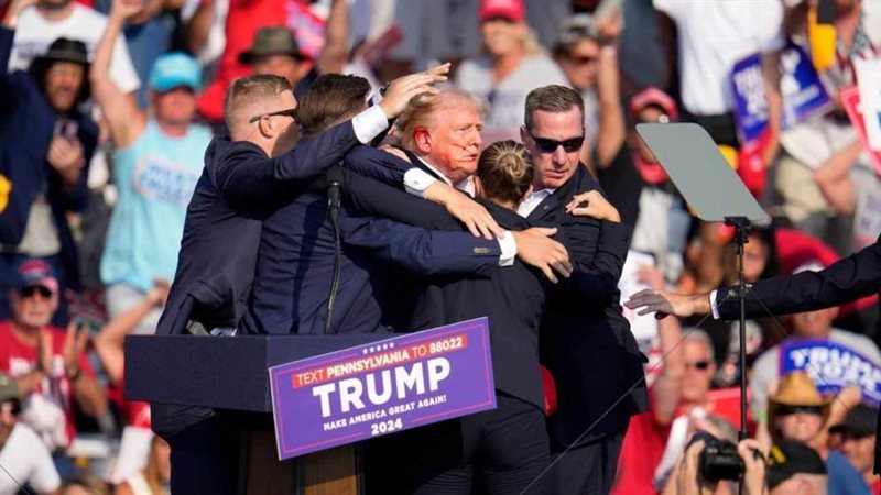 ترامب بعد استهدافه