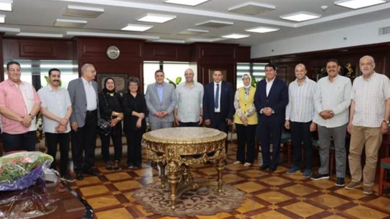 محافظ بنى سويف يستقبل