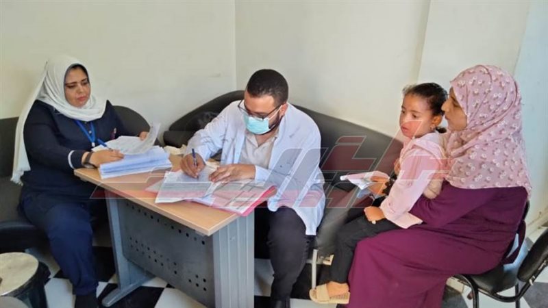 الكشف علي المواطنين