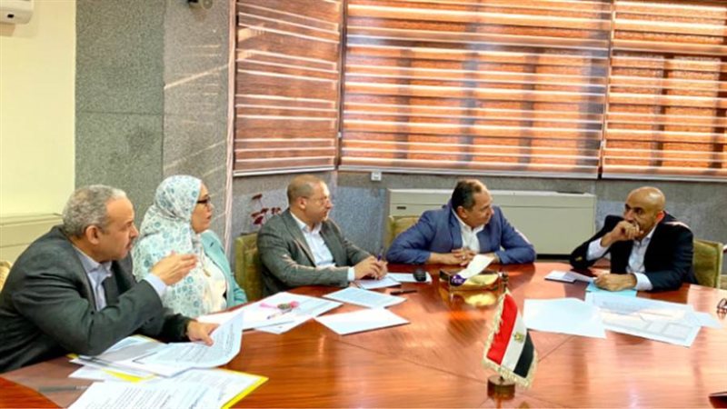 وزير التعليم يناقش