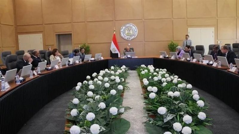 وزير الكهرباء يتابع