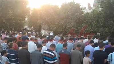 تشييع 5 جثامين من أسرة واحدة ضحايا حادث تصادم سيارتين بالشرقية 