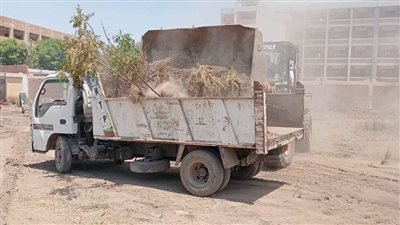 حملات مكثفة لتمهيد الطرق والارتقاء بمنظومة النظافة بشوارع مراكز المنيا