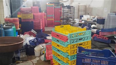 محاضر وإعدام مواد غذائية فاسدة في حملة لمراقبة الأغذية ببني سويف