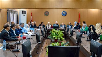 رئيس جامعة بني سويف يرأس مجلس كلية الطب البشري
