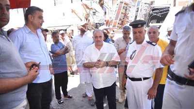 السكرتير العام يقود حملة لضبط الأسواق بمطروح