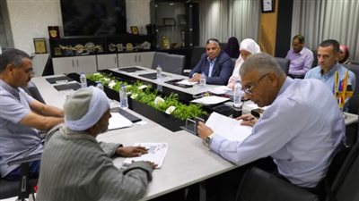   محافظ أسوان يستمع لمطالب 27 مواطنًا ومواطنة.. ويؤكد جاين لخدمتكم وتحت أمركم