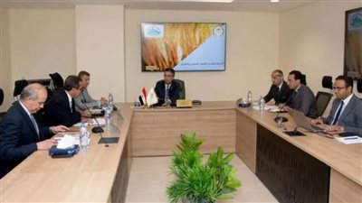 وزير التموين يستعرض المخزون الاستراتيجي من الأقماح