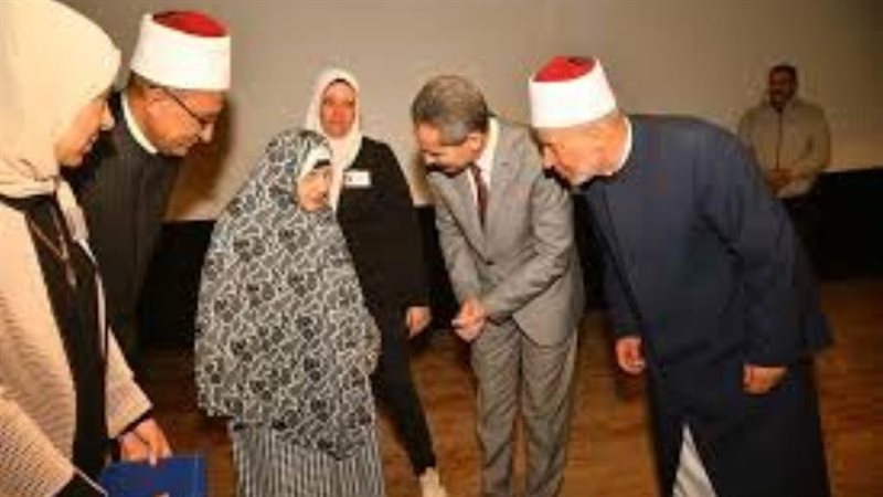 الراحلة خلال تكريمها