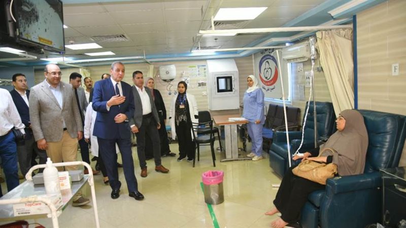 جانب من جولة المحافظ