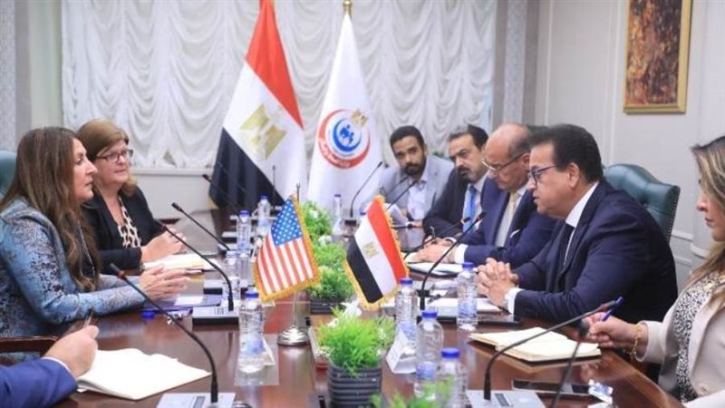 لقاء وزير الصحة والسفيرة