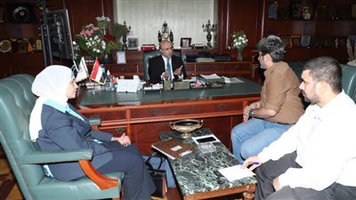 محافظ بني سويف لمسؤولي القطاع الصحي:تحسين الخدمة والتعامل المناسب مع المواطنين