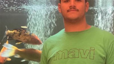 والدة الطالب المُعتدي عليه من زميله ببورسعيد: قميص الاحتفال تلطخ بالدماء