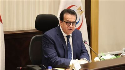 وزير الصحة يؤكد تقديره التام لأطباء وطبيبات مصر.. ويدعو طبيبة 