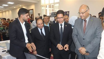 محافظ القليوبية ورئيس جامعة بنها يفتتحان معرض مشروعات التخرج الأول لطلاب 7 كليات