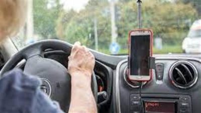 6 أسباب تجعلك تفضل استخدام نظام الملاحة في السيارة عن تطبيقات الموبايل