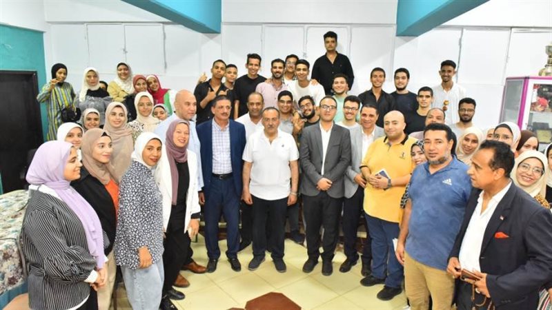 محافظ أسيوط يشهد