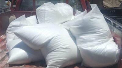 ضبط 11 جوالًا من الأسمدة الزراعية المدعمة قبل بيعها في السوق السوداء بمركز أبو تيج