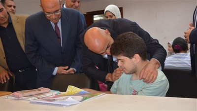 بالصور.. وزير التربية والتعليم ومحافظ الغربية يتفقدان المدارس والمركز الثقافي في طنطا