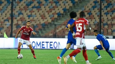   الشوط الأول| الأهلي يسقط في فخ التعادل السلبي أمام الألومنيوم