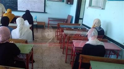 متابعة امتحانات محو الأمية بمراكز الشباب ضمن صيف شبابنا