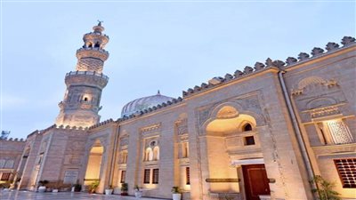 تجديد فرش مسجد السيدة نفيسة (رضي الله عنها) بالقاهرة