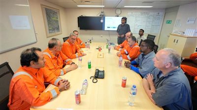 البترول تبدأ حفر بئرين جديدتين بحقل ريفين بالبحر المتوسط