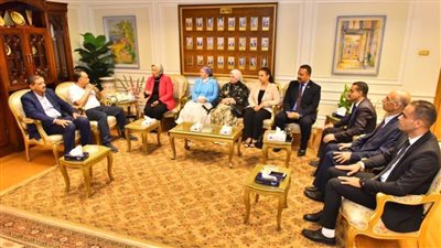 محافظ أسيوط يبحث مع «القومي للمرأة» خطة المجلس بالمحافظة وبرامج تنمية الأسرة