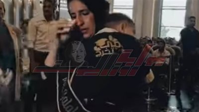 رضيع يتسلم شهادة تخرج والدته المتوفاة بكلية حقوق جامعة الزقازيق 