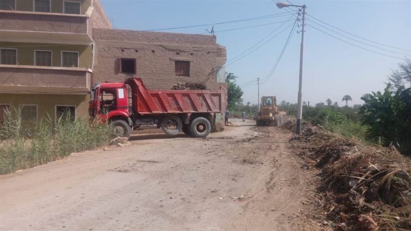 رفع مخلفات الترع