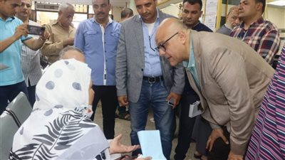 محافظ القليوبية يتفقد خدمة المواطنين بالمركز التكنولوجي ببنها