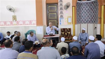 محافظ الوادي الجديد يكلف بتوصيل الصرف الصحي للمنازل البعيدة بمدينة بلاط