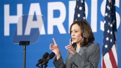 حلفاء ترامب يهاجمون كامالا هاريس بإعلانات موجهة إلى 4 ولايات مؤثرة في سباق الرئاسة